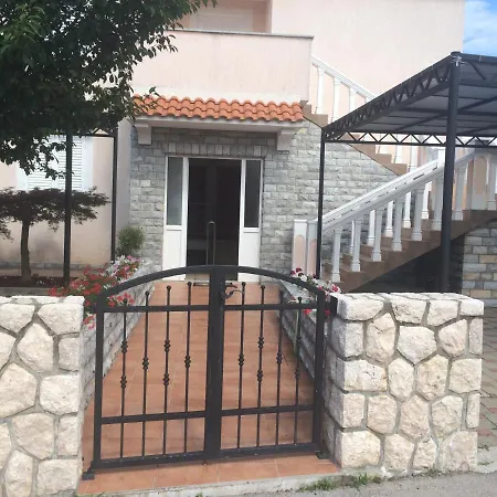 - 3 Apartment *